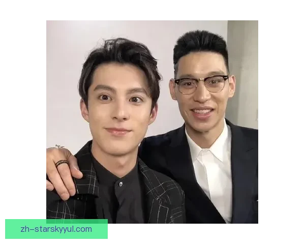 王鹤棣接林书豪长传完成霸气上篮